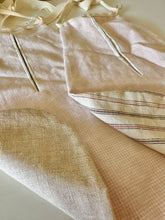 Load image into Gallery viewer, 18th Century Simple Linen Pocket