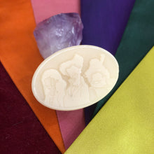 Load image into Gallery viewer, Natural Beeswax for Hand Sewing